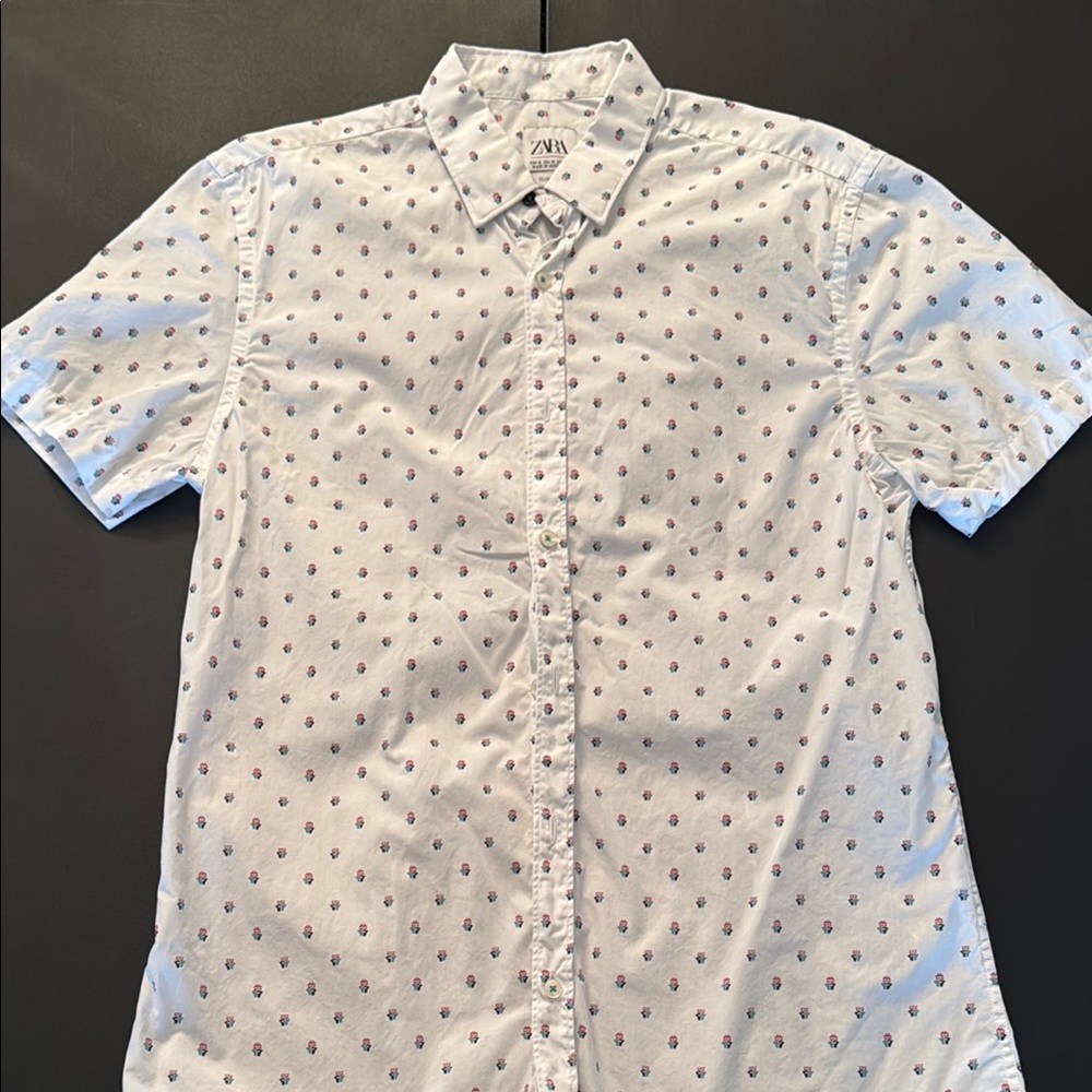 Zara Men's White Shirt with Subtle Pattern